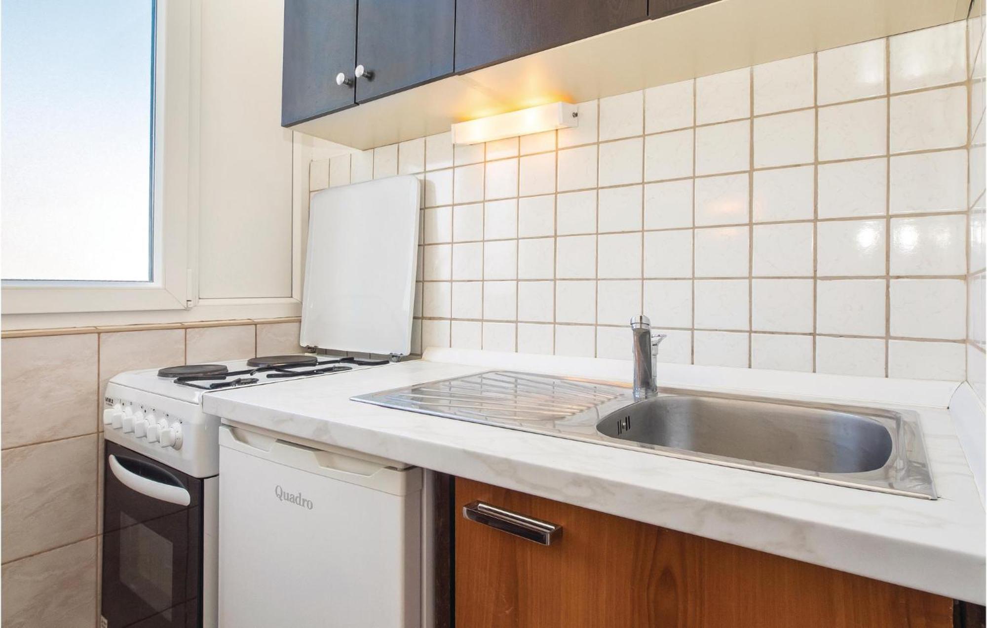 Amazing Apartment In Split With Kitchen Экстерьер фото